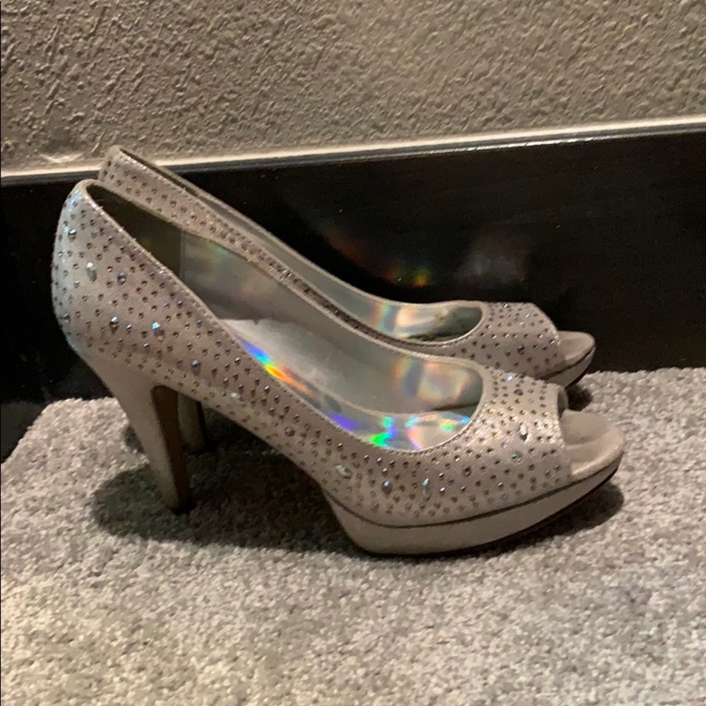 Heart in D heels